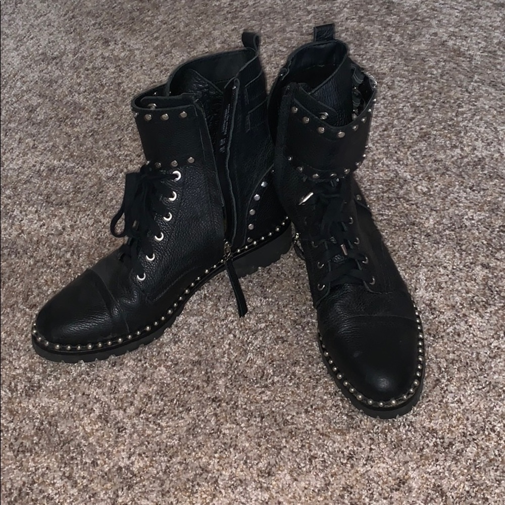 San Edelman black boots